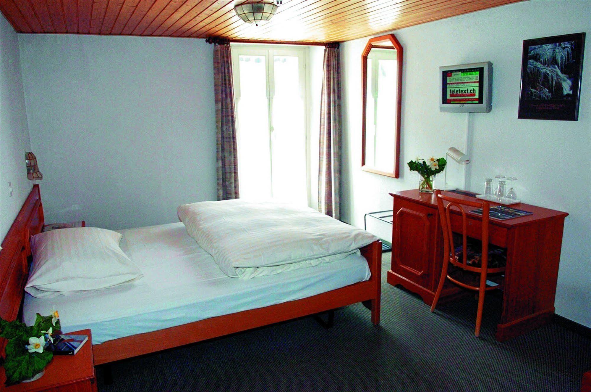 Hotel & Restaurant Forni Airolo Exteriér fotografie